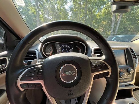 Used 2014 Jeep Grand Cherokee Limited AWD/4WD image 24
