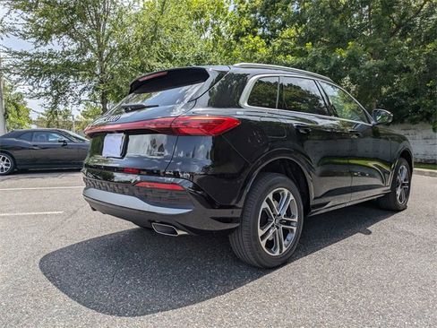 Used 2025 Audi Q5 Premium image 2