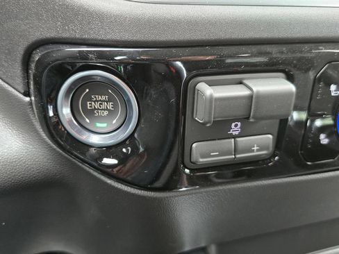 New 2026 Chevrolet Silverado 1500 LT Trail Boss w/ Convenience Package II AWD/4WD image 32