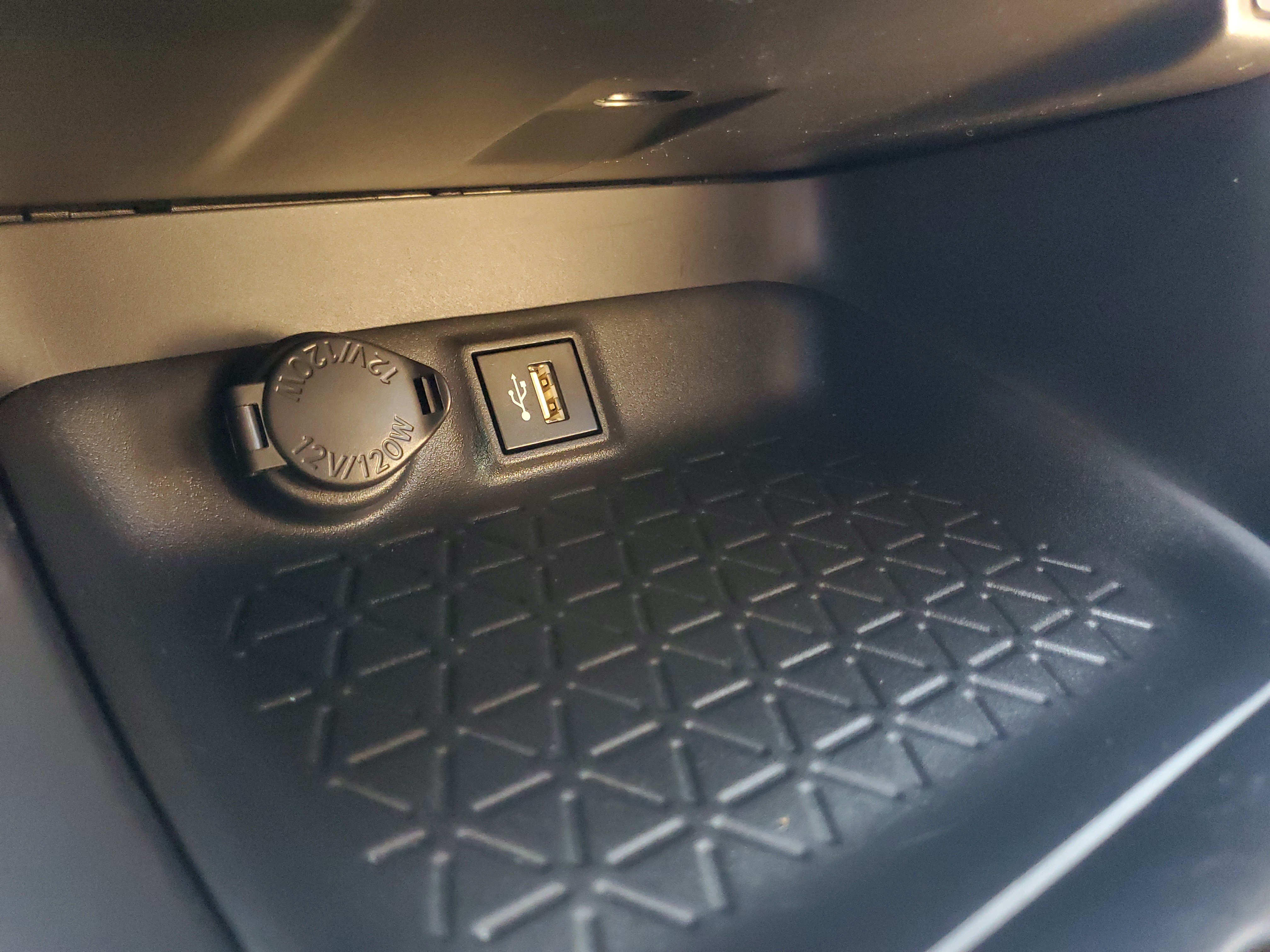 Certified 2025 Toyota RAV4 LE AWD/4WD image 31