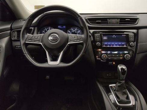 Used 2020 Nissan Rogue SV image 22