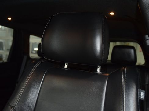 Used 2017 Jeep Grand Cherokee Limited image 42