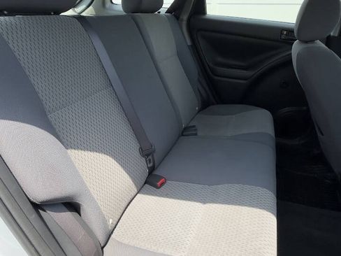 Used 2006 Toyota Matrix XR FWD image 13