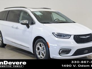 Used 2023 Chrysler Pacifica Limited video 1