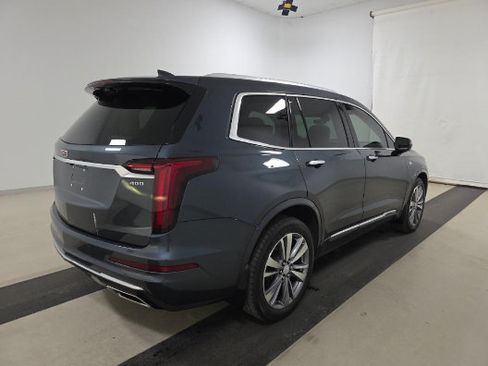 Used 2020 Cadillac XT6 Premium Luxury FWD image 2