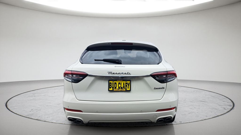 Used 2022 Maserati Levante GT AWD/4WD image 4