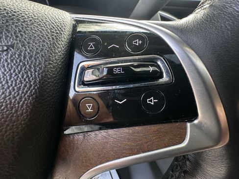 Used 2019 Cadillac Escalade Luxury AWD/4WD image 15