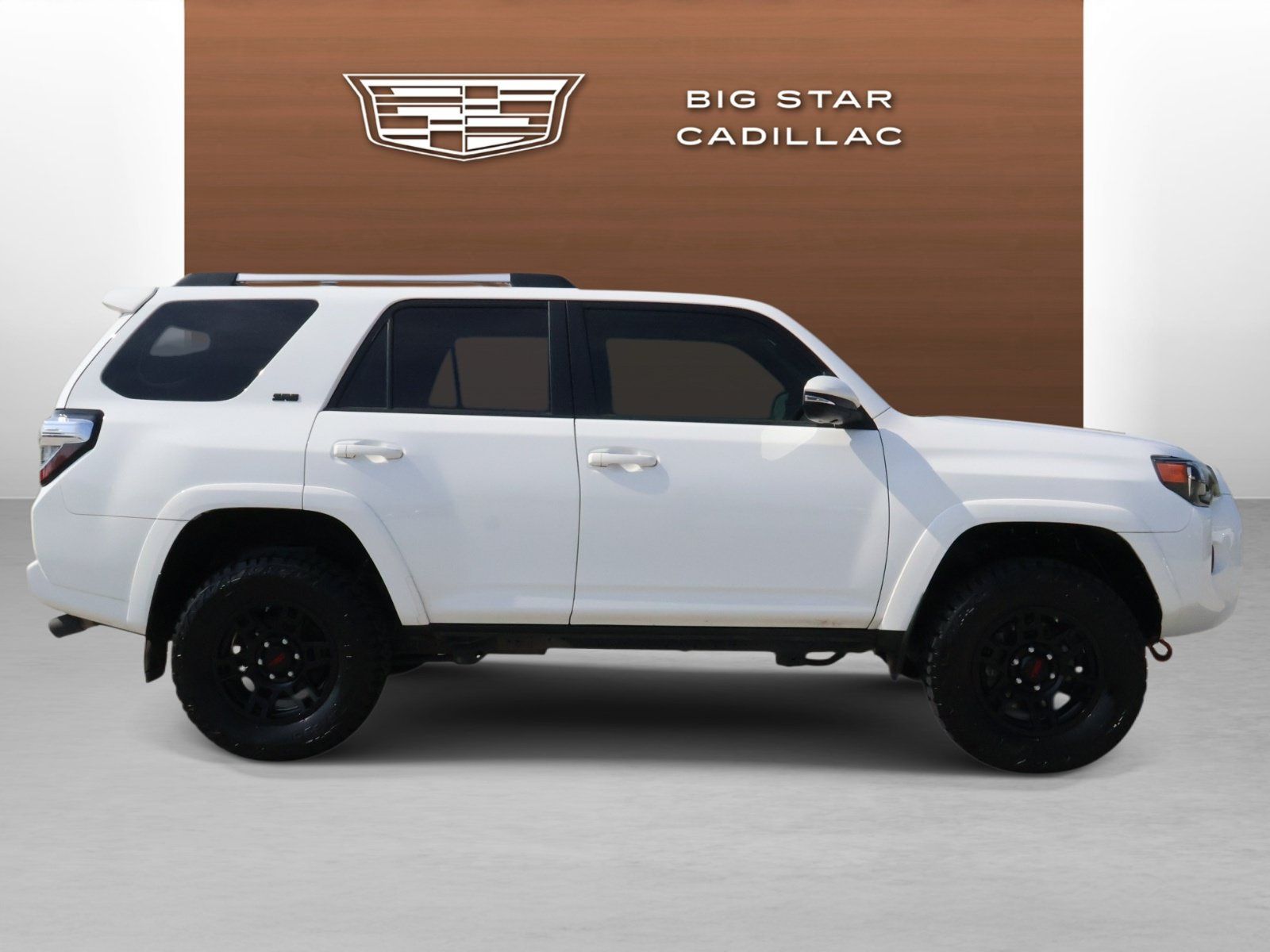 Used 2021 Toyota 4Runner SR5 Premium w/ Moonroof Package AWD/4WD image 6