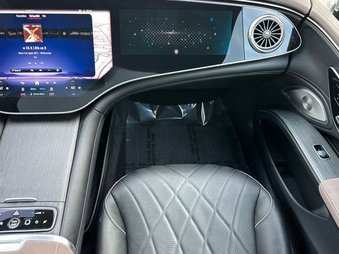 Certified 2023 Mercedes-Benz EQS 580 4MATIC Sedan image 29