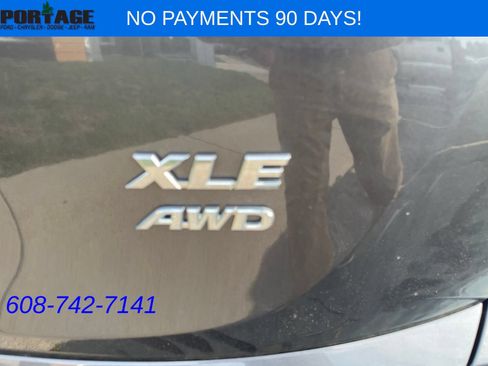 Used 2017 Toyota RAV4 XLE AWD/4WD image 9
