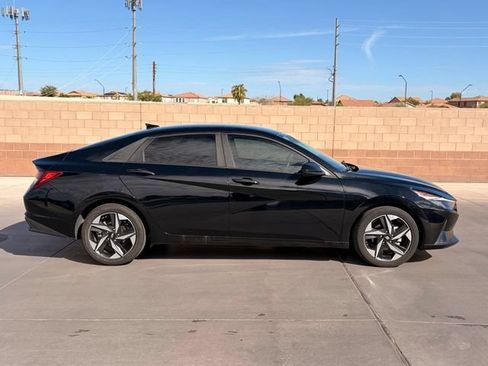 Used 2023 Hyundai Elantra SEL w/ Convenience Package FWD image 5