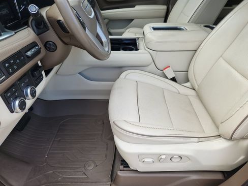 Used 2021 GMC Yukon Denali w/ Denali Ultimate Package AWD/4WD image 9