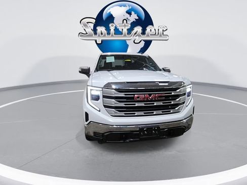 Used 2023 GMC Sierra 1500 SLE image 3