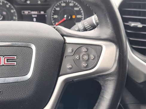 Used 2018 GMC Acadia SLE image 27