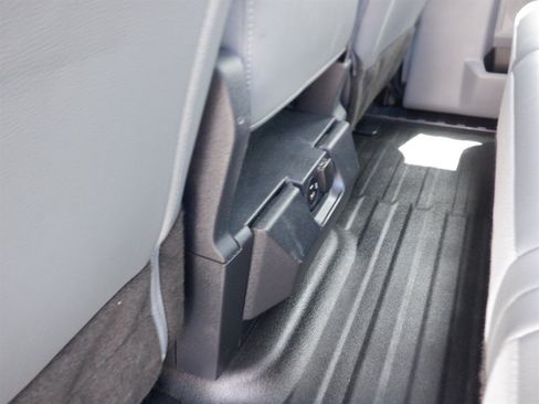 Used 2022 Ford F150 XL w/ Equipment Group 101A High RWD image 9