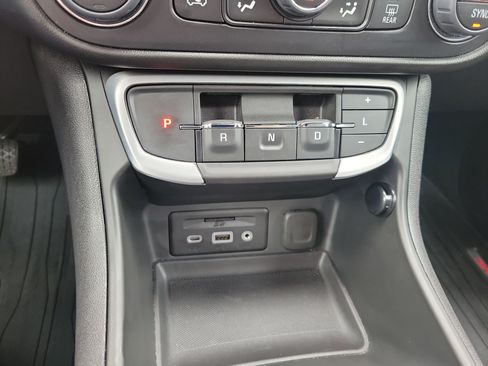 Used 2023 GMC Terrain SLT w/ Infotainment Package II AWD/4WD image 24