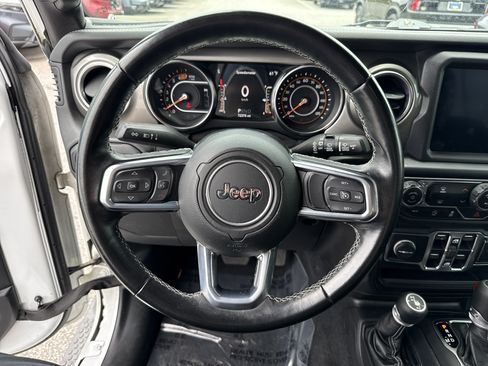 Used 2020 Jeep Wrangler Unlimited Sahara AWD/4WD image 18