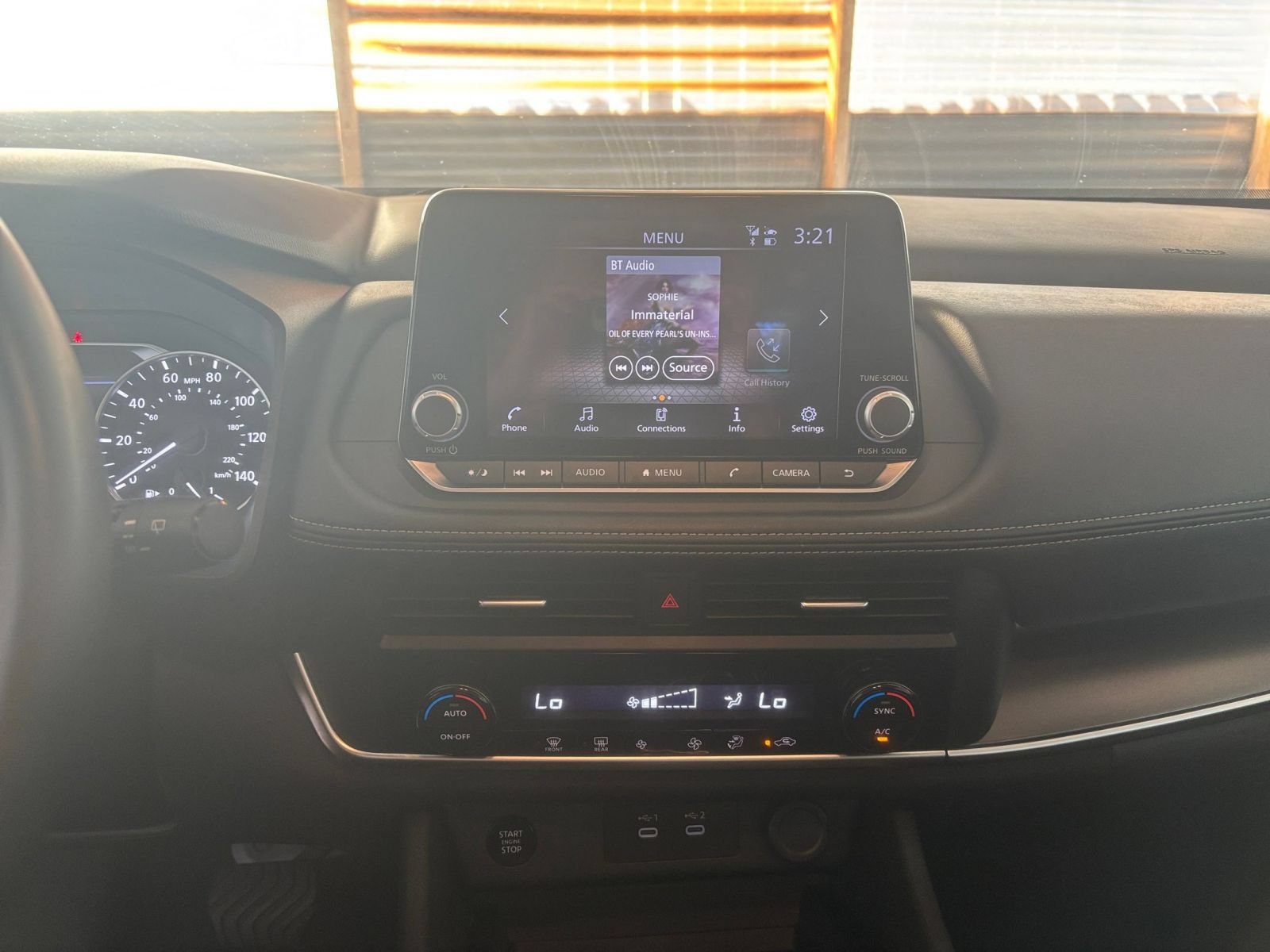 Used 2025 Nissan Rogue SV AWD/4WD image 16