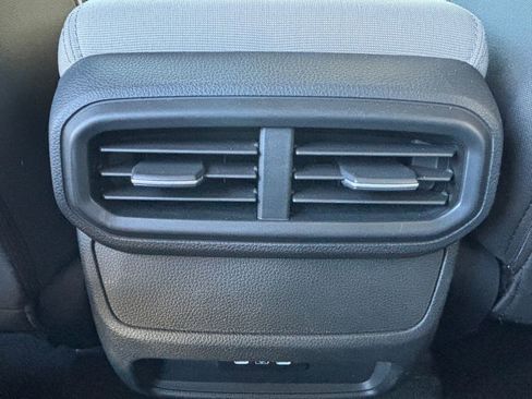 Used 2024 Honda Pilot LX image 19