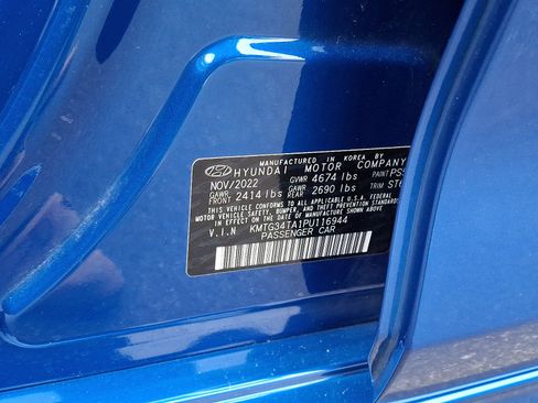 Certified 2023 Genesis G70 2.0T w/ Sport Prestige Package image 27