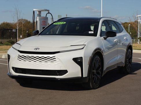 Used 2025 Toyota Crown Signia Limited image 24