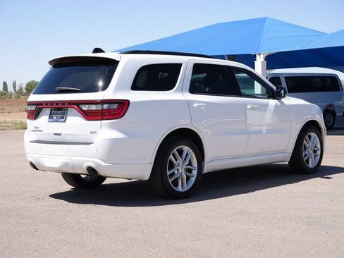 Used 2024 Dodge Durango GT RWD image 3