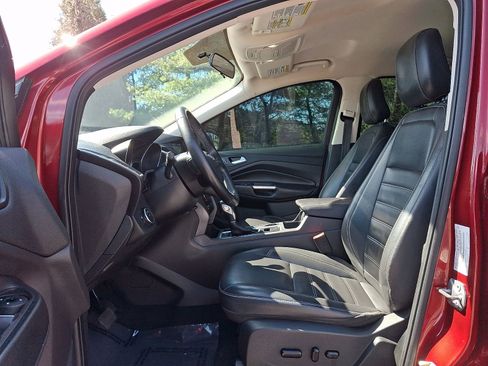 Used 2019 Ford Escape SEL image 14