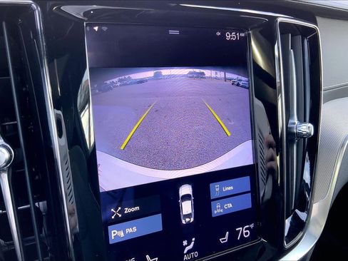 Used 2022 Volvo S60 B5 R-Design image 26