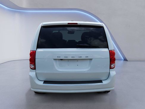 Used 2017 Dodge Grand Caravan SE w/ Power Window Group FWD image 4