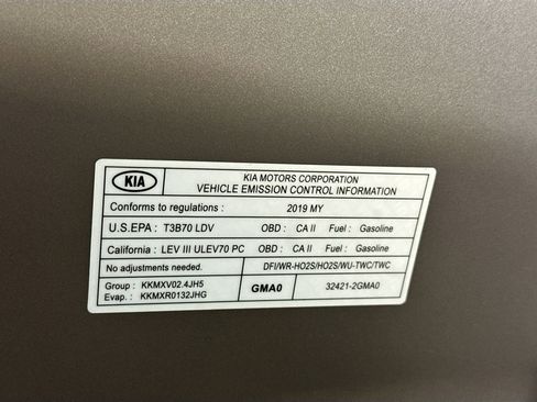 Used 2019 Kia Sorento LX image 17