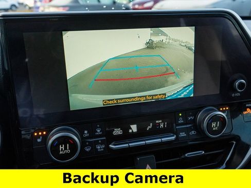 Used 2023 Toyota Highlander Bronze Edition image 9