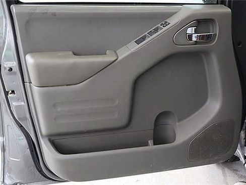 Used 2019 Nissan Frontier SV image 13