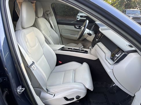 Certified 2023 Volvo XC60 B5 Ultimate w/ Protection Package Premier FWD image 35
