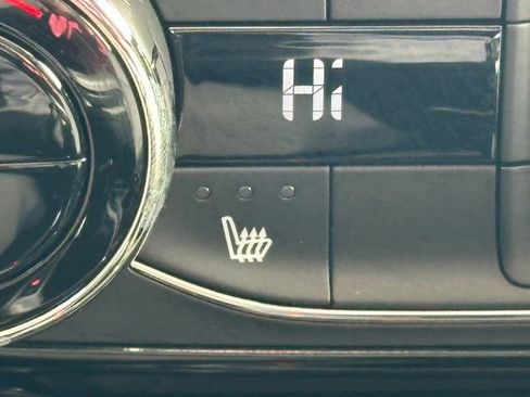 Used 2025 Chevrolet Trax ACTIV w/ Sunroof Package image 36