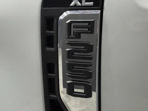 Used 2023 Ford F250 XL w/ XL Driver Assist Package AWD/4WD image 4