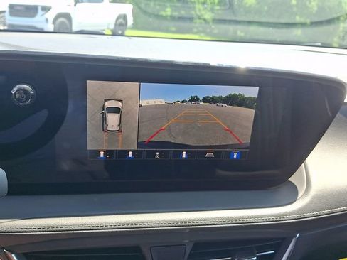 Used 2024 Buick Encore GX Avenir w/ Avenir Technology Package AWD/4WD image 17