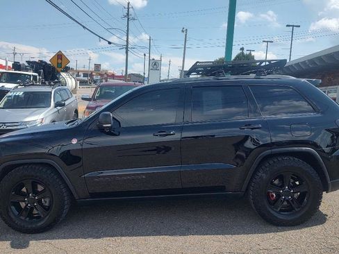 Used 2017 Jeep Grand Cherokee Trailhawk w/ Trailhawk Luxury Group AWD/4WD image 5