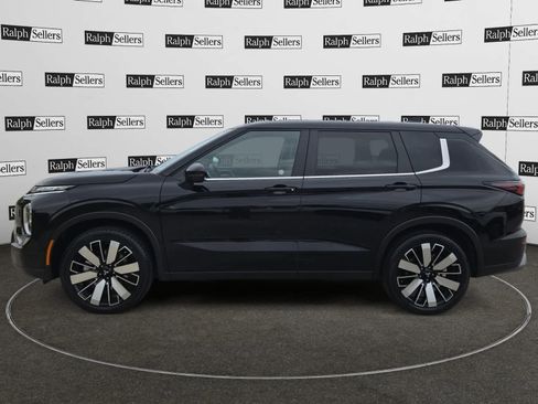 Used 2025 Mitsubishi Outlander SE AWD/4WD image 3