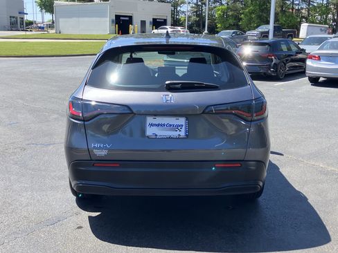Used 2025 Honda HR-V LX image 9