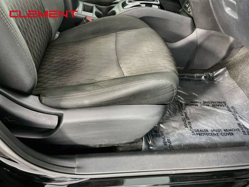Used 2020 Nissan Rogue S FWD image 31