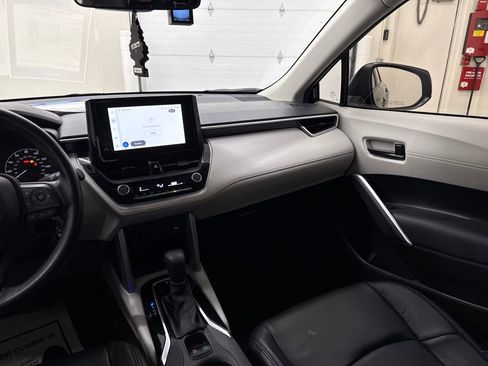 Used 2023 Toyota Corolla Cross L image 15