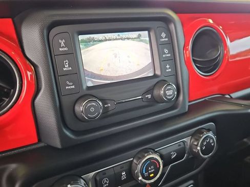 Used 2020 Jeep Wrangler Sport AWD/4WD image 17
