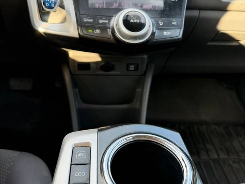 Used 2012 Toyota Prius V Three FWD image 25