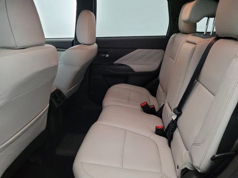 Used 2019 Mitsubishi Outlander SEL AWD/4WD image 18
