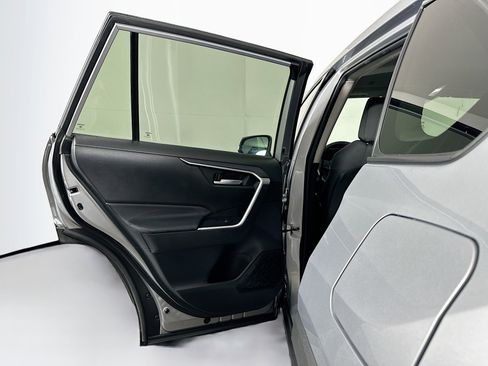 Used 2025 Toyota RAV4 XLE image 25