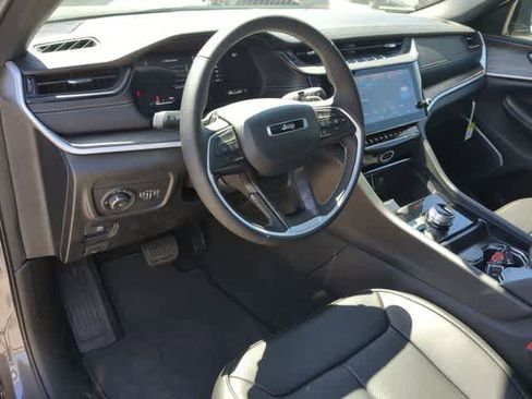 New 2026 Jeep Grand Cherokee L Limited AWD/4WD image 10