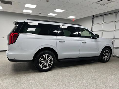Used 2025 Ford Expedition Max Active AWD/4WD image 11