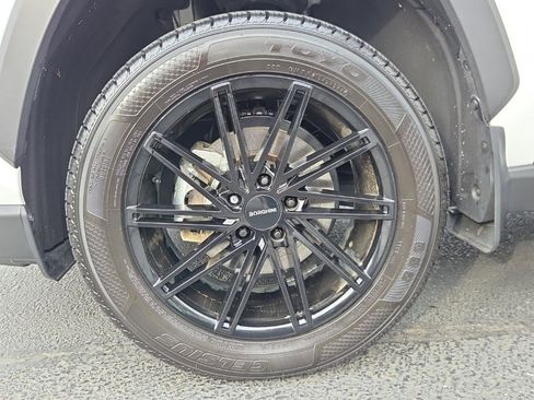 Used 2024 Toyota RAV4 XLE image 28