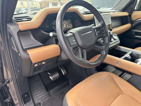 Used 2025 Land Rover Defender 130 V8 image 19