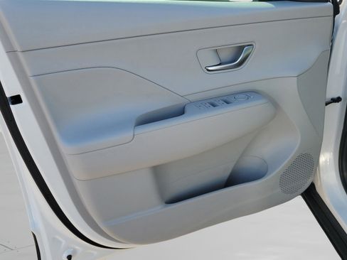 New 2026 Hyundai Kona SEL Premium image 17